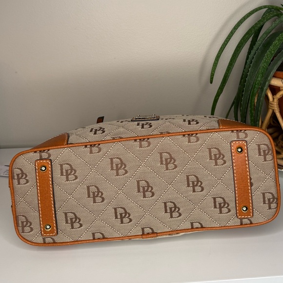 Dooney & Bourke Americana Signature Erica Hobo NWT Natural Canvas Leather $228 - Picture 5 of 14